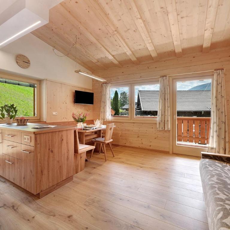 Marschalkhof Peilstein - Two-Bedroom Deluxe Apartment with Garden View - 15