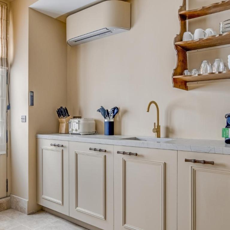 Pick A Flat's Apartments in Saint Germain - Paul-Louis Courier - Appartement 1 Chambre - 4