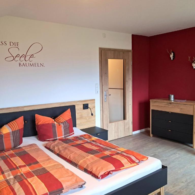 Bauernhof Finkel - Ferienwohnungen mit Balkon - Bergsicht - Traktor mitfahren - Tiere streicheln - entspannter Familienurlaub - zentrale Lage nahe Oberstdorf - Apartment mit 1 Schlafzimmer und Balkon - 6