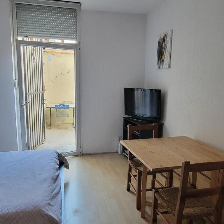 Calme et cour privée, apt près de la médiathèque - Apartamento de 1 dormitorio - 7