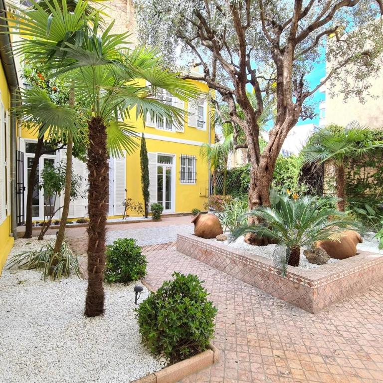 Ref 2071 - Cannes Centre Exceptionnel appartement avec patio privatif - Appartement - 5