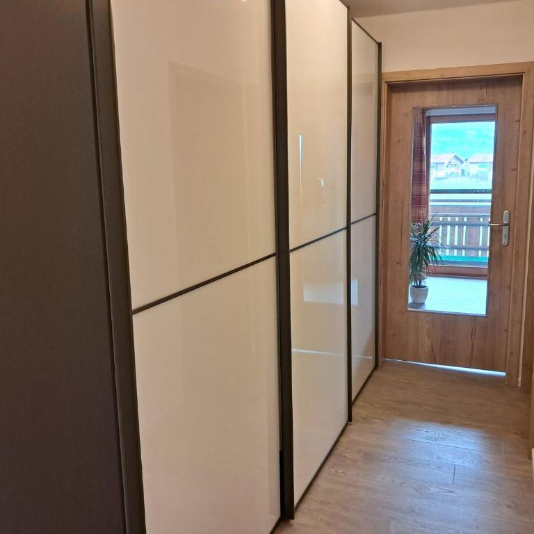 Bauernhof Finkel - Ferienwohnungen mit Balkon - Bergsicht - Traktor mitfahren - Tiere streicheln - entspannter Familienurlaub - zentrale Lage nahe Oberstdorf - Apartment mit 1 Schlafzimmer und Balkon - 18