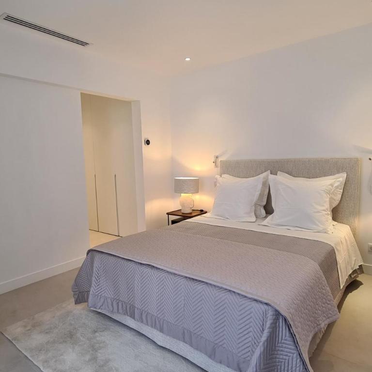 Ref 2071 - Cannes Centre Exceptionnel appartement avec patio privatif - Appartement - 35