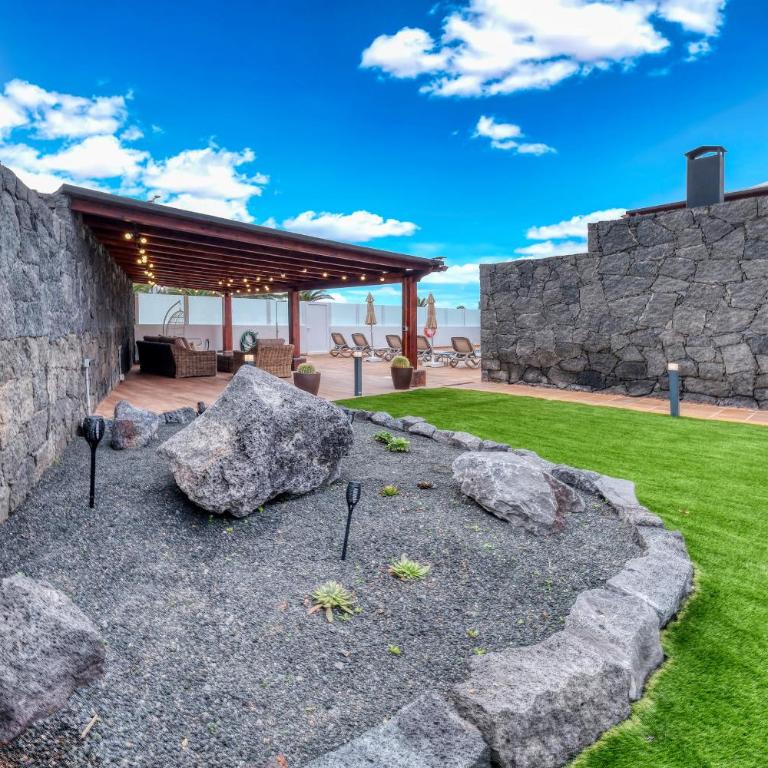 Villa Los Yeyos - Ocean views, Pool, BBQ and Billiard By Lanzarote Vacation Homes - Haus mit 4 Schlafzimmern - 66