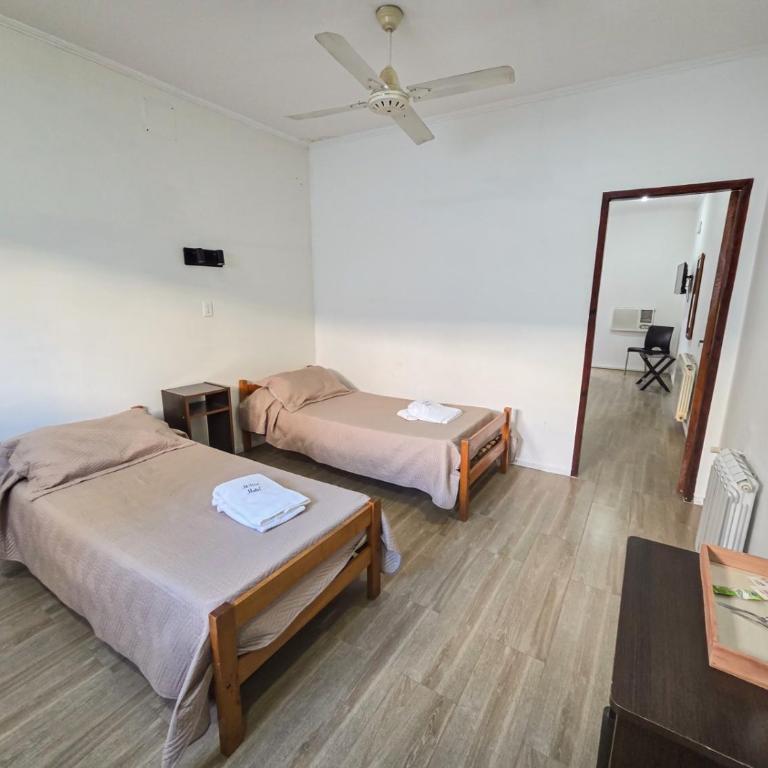 Hotel Milton - Quadruple Room - 2