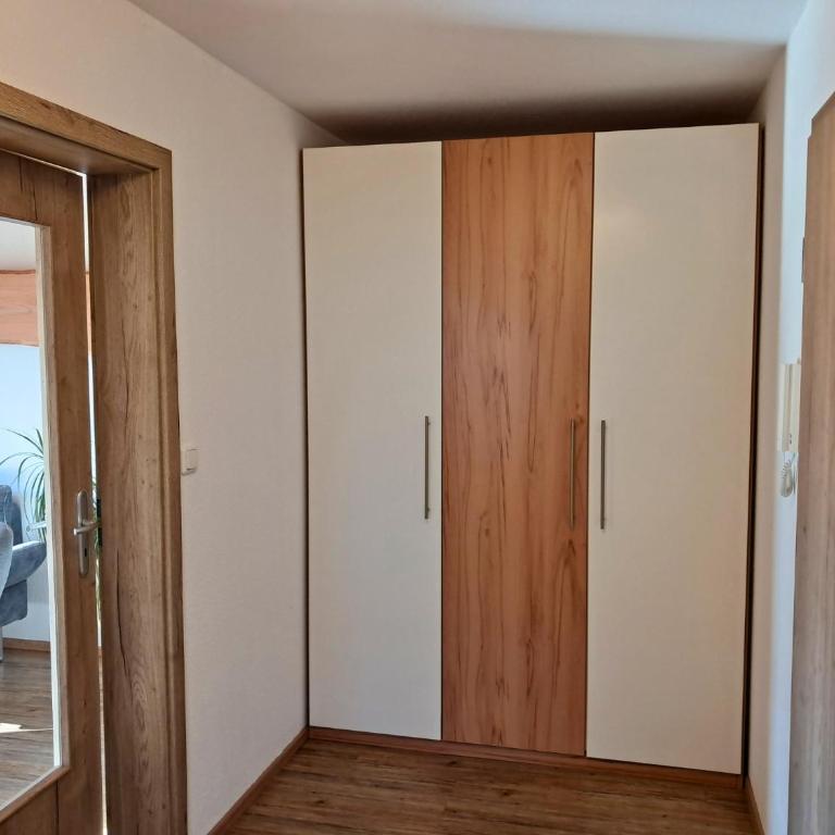 Bauernhof Finkel - Ferienwohnungen mit Balkon - Bergsicht - Traktor mitfahren - Tiere streicheln - entspannter Familienurlaub - zentrale Lage nahe Oberstdorf - Apartment mit 2 Schlafzimmern und Balkon - 19