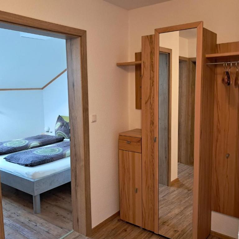 Bauernhof Finkel - Ferienwohnungen mit Balkon - Bergsicht - Traktor mitfahren - Tiere streicheln - entspannter Familienurlaub - zentrale Lage nahe Oberstdorf - Apartment mit 2 Schlafzimmern und Balkon - 20