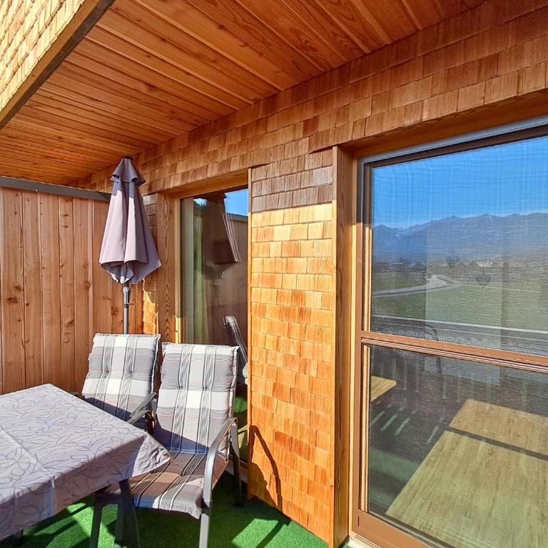 Bauernhof Finkel - Ferienwohnungen mit Balkon - Bergsicht - Traktor mitfahren - Tiere streicheln - entspannter Familienurlaub - zentrale Lage nahe Oberstdorf - Apartment mit 2 Schlafzimmern und Balkon - 22