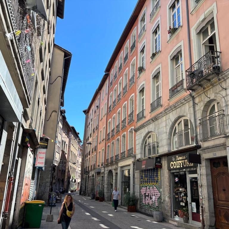Studio rue Chenoise hyper centre Grenoble - Appartamento con 1 Camera da Letto - 2