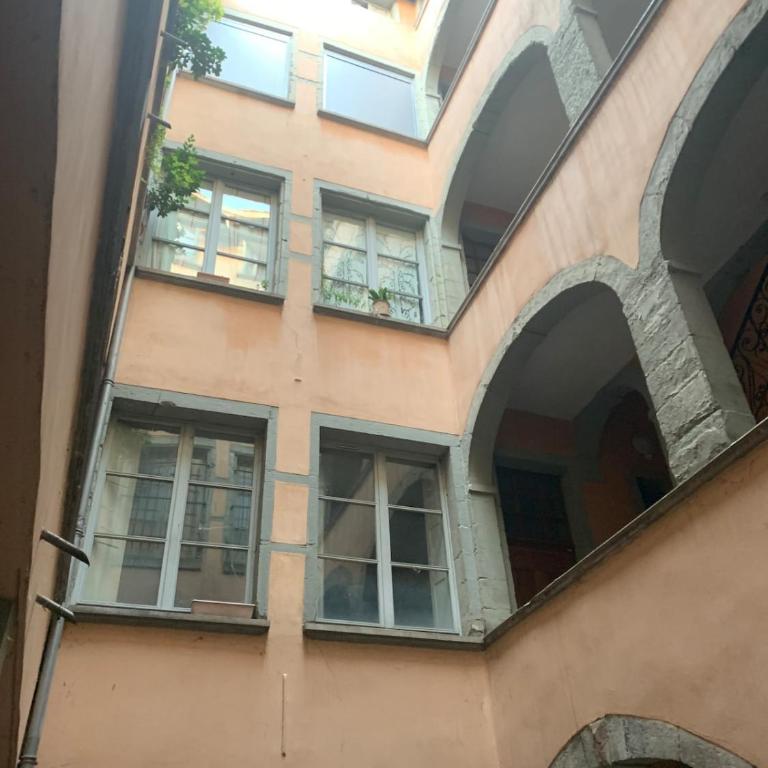 Studio rue Chenoise hyper centre Grenoble - Appartamento con 1 Camera da Letto - 10