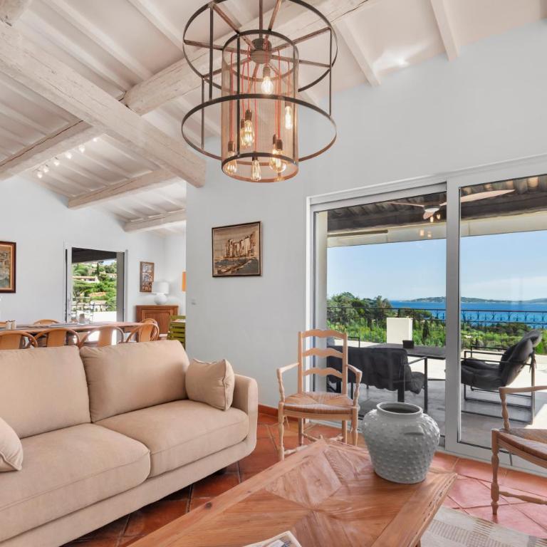 "La Chantyviere" Villa vue Exceptionnelle 180 degrés sur Golf Tropez, accès plage privée - Villa con piscina privada - 51