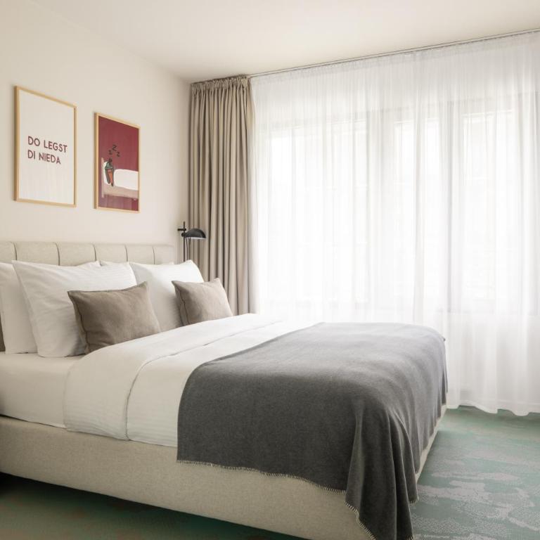 Bob W Munich City West - Original Apartment with Kitchen- 1 Bedroom - 4