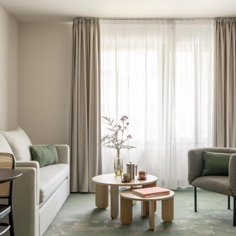 Bob W Munich City West - Original Apartment with Kitchen- 1 Bedroom - 3