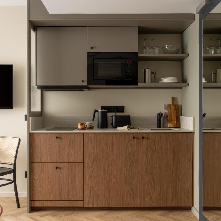 Bob W Munich City West - Spacious Studio with Kitchen - AC - 6