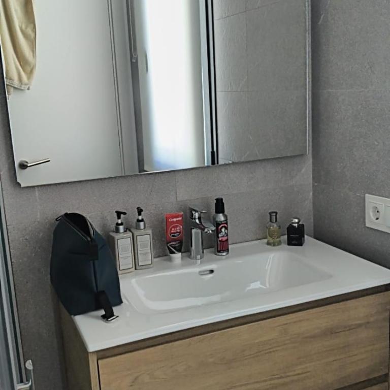 ApartMalaga - One-Bedroom Apartment - 2