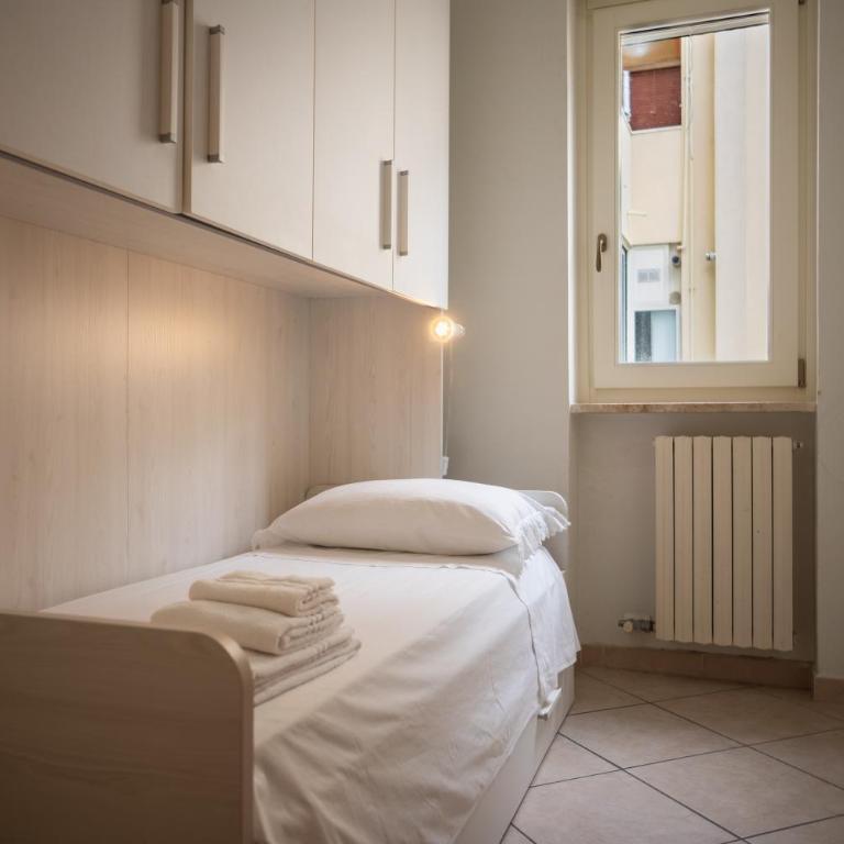 Modern & Bright Apartment - 100m from the Beach - Appartamento con 2 Camere da Letto - 36