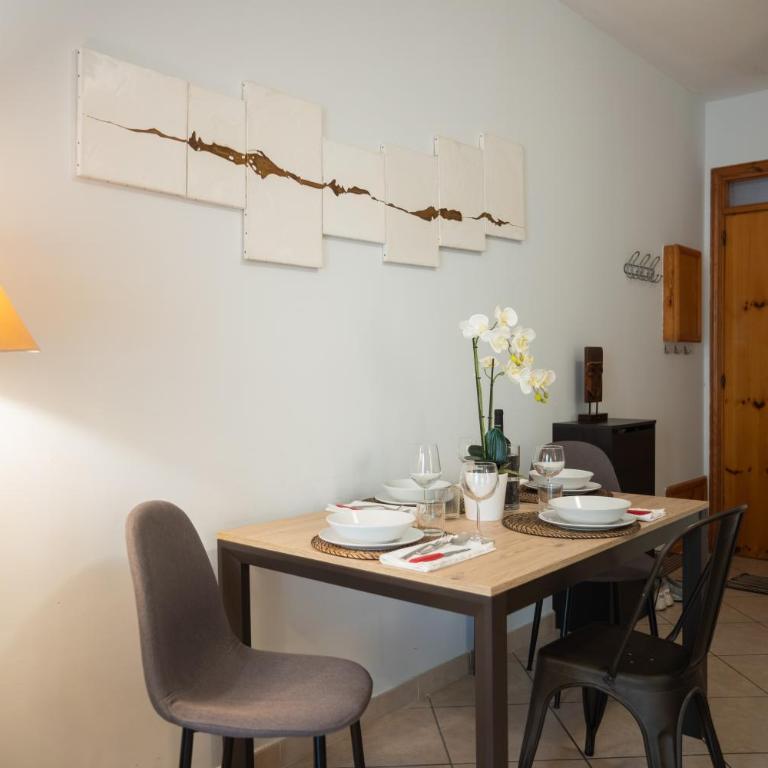 Modern & Bright Apartment - 100m from the Beach - Appartamento con 2 Camere da Letto - 18