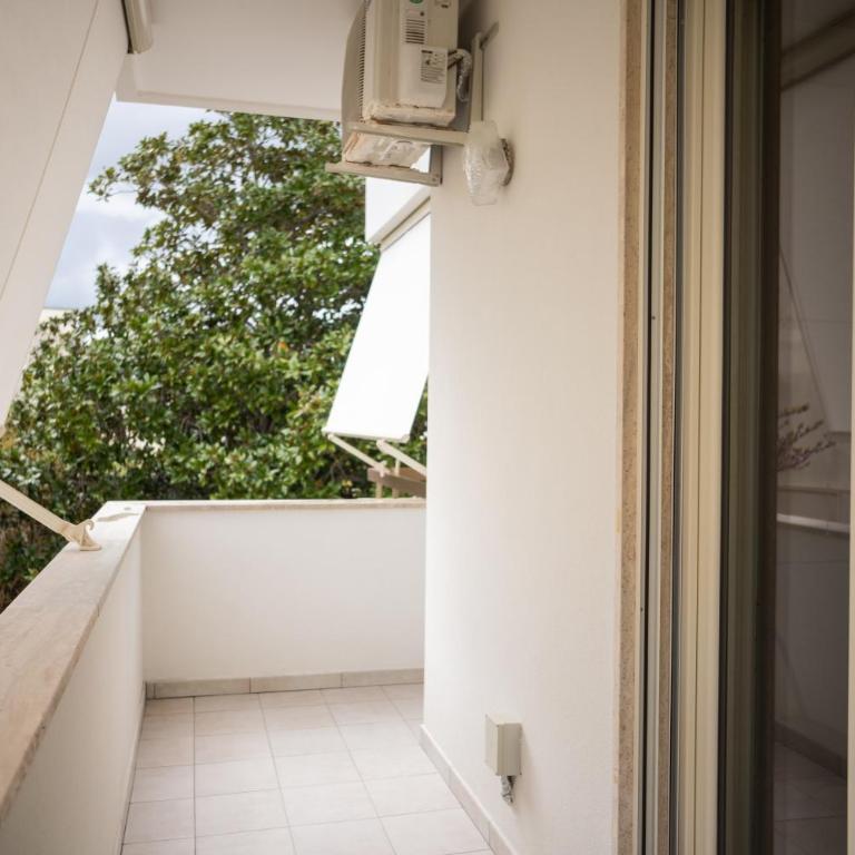 Modern & Bright Apartment - 100m from the Beach - Appartamento con 2 Camere da Letto - 56