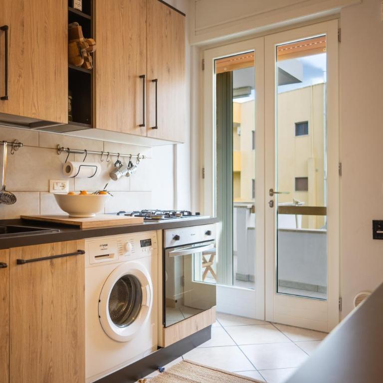 Modern & Bright Apartment - 100m from the Beach - Appartamento con 2 Camere da Letto - 10