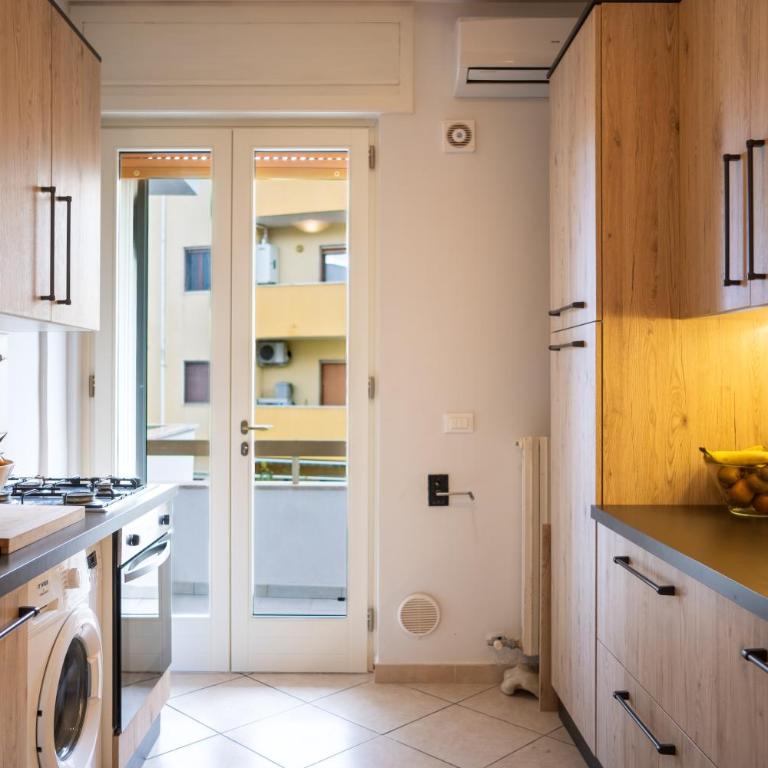 Modern & Bright Apartment - 100m from the Beach - Appartamento con 2 Camere da Letto - 9