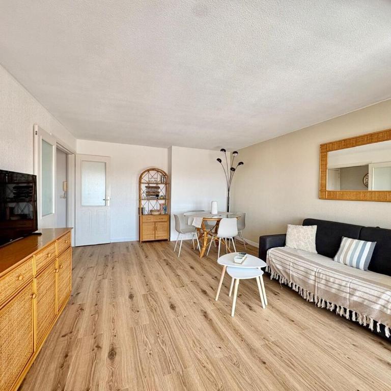 Appartement 1 chambre rénové climatisé, terrasse aperçu mer, garage, dernier étage, port et plage à pieds - Apartment mit 1 Schlafzimmer - 8