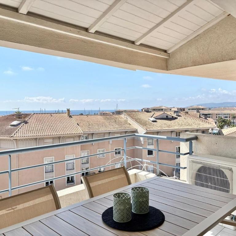 Appartement 1 chambre rénové climatisé, terrasse aperçu mer, garage, dernier étage, port et plage à pieds - Apartment mit 1 Schlafzimmer - 18