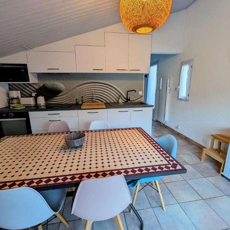 Pretty house in a quiet area 100m from the beach - Casa - 2