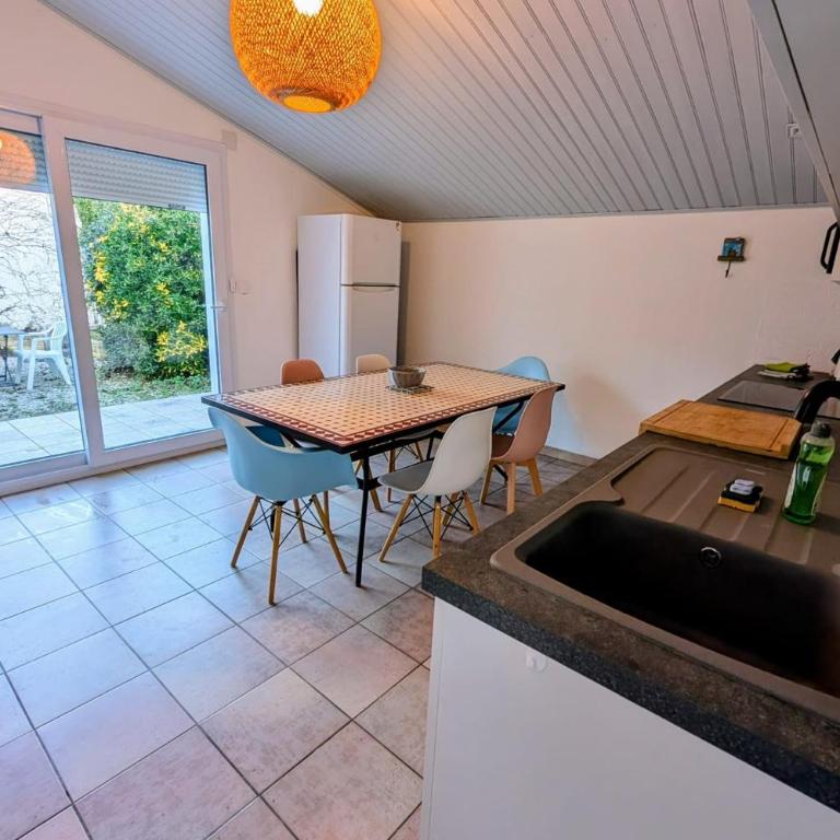 Pretty house in a quiet area 100m from the beach - Casa - 5