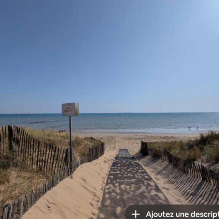 Pretty house in a quiet area 100m from the beach - Casa - 22