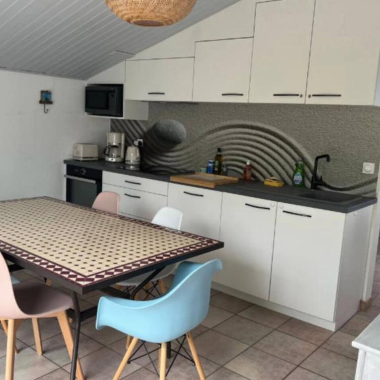 Pretty house in a quiet area 100m from the beach - Casa - 32