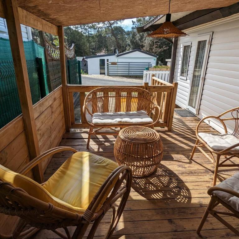 Charming chalet just steps from the sea - Chalet - 11