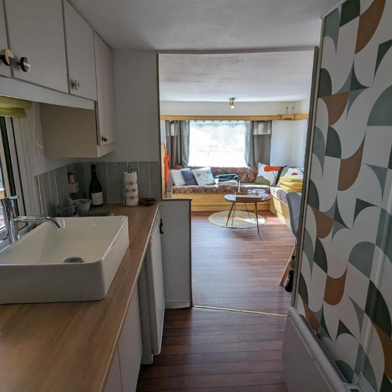 Charming chalet just steps from the sea - Chalet - 14