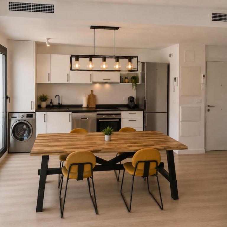Modern Full Sea View Apartment in Benalmádena - Three-Bedroom Apartment - 2