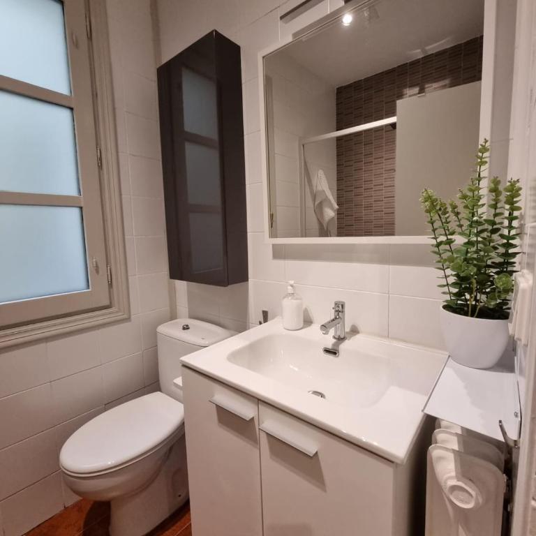 Apartamento 6 plazas Centro Histórico - Three-Bedroom Apartment - 32