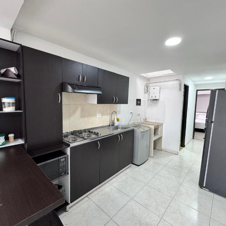 Alojamiento Turístico Central en Armenia Todo Cerca de Ti - Apartamento de 3 dormitorios - 4