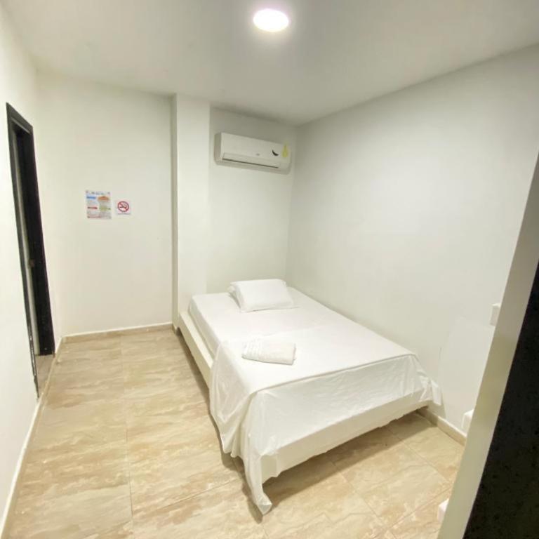 Hotel Nella Mar - Habitación Doble con baño privado - 1
