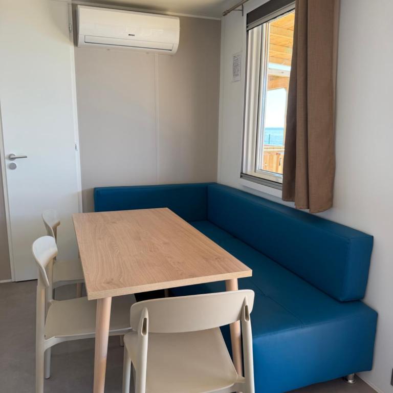 Camping Cisano - San Vito - Camera Familiare con Vista Lago - 7