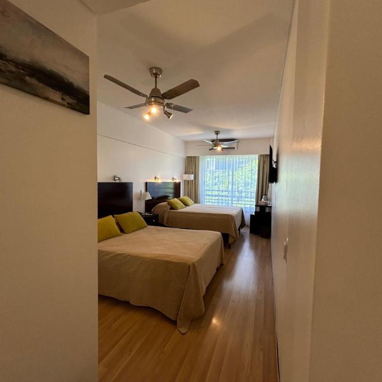 Palermo Bridge - Quadruple Room with Bath - 8
