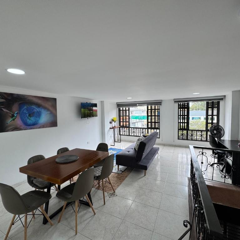 Alojamiento Turístico Central en Armenia Todo Cerca de Ti - Apartamento de 3 dormitorios - 2