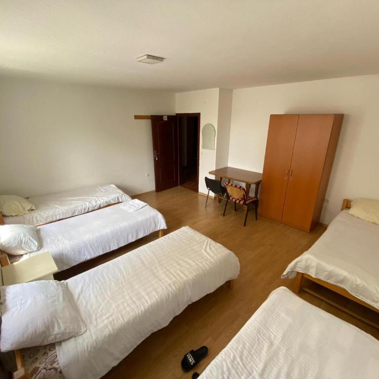 Otoka Hostel - Porodična Soba sa Zajedničkim Kupatilom - 2