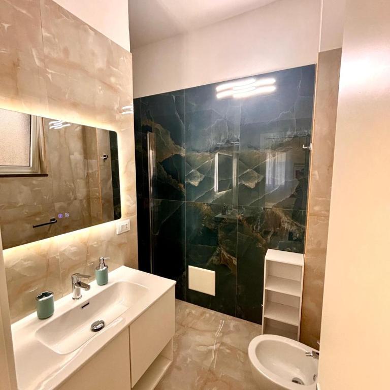 Le Rondini sul Mare Rooms - Camera Tripla con Balcone - 4
