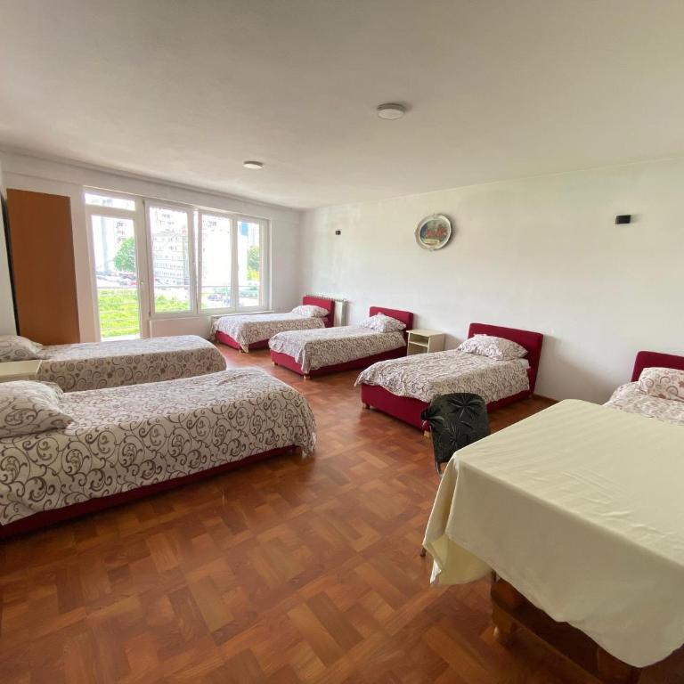 Otoka Hostel - Porodična Soba sa Zajedničkim Kupatilom - 2
