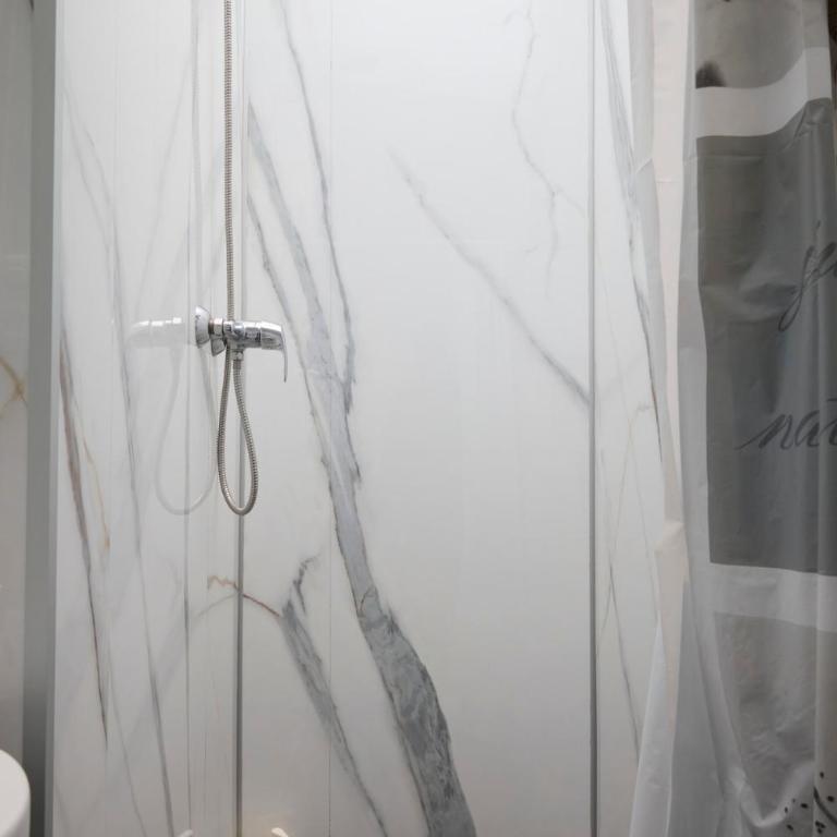 Apartamento centrico en Lavapies Madrid - Room #1661038701 - 9
