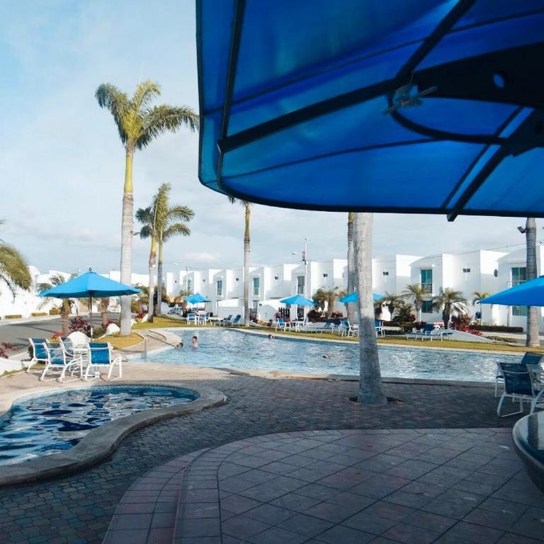 Casa de Playa - Three-Bedroom House - 10