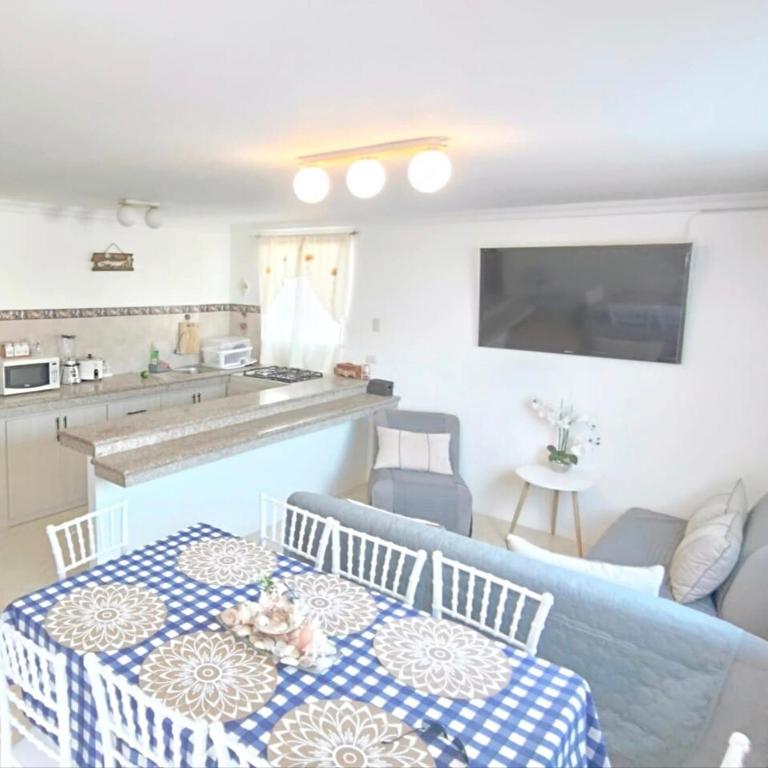 Casa de Playa - Three-Bedroom House - 14