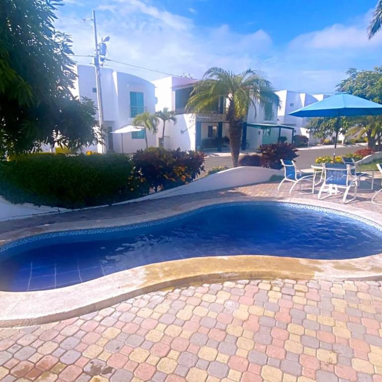 Casa de Playa - Three-Bedroom House - 17