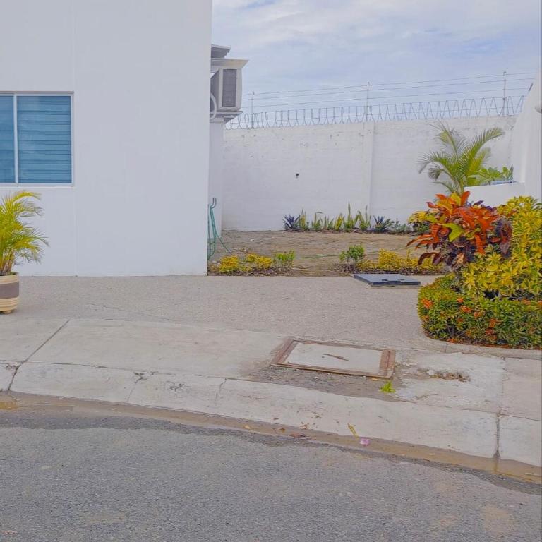Casa de Playa - Three-Bedroom House - 19
