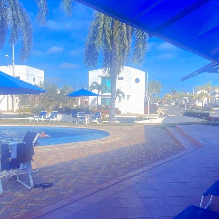 Casa de Playa - Three-Bedroom House - 29