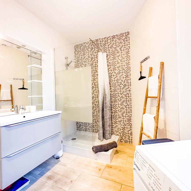 L'Haussmannien - Élégance & Confort, Vue Parc En Centre-Ville, Climatisation et Parking Privé - Appartement 2 Chambres - 14