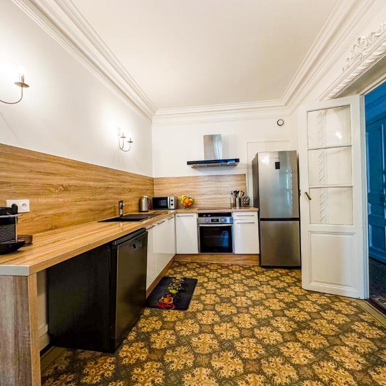 L'Haussmannien - Élégance & Confort, Vue Parc En Centre-Ville, Climatisation et Parking Privé - Appartement 2 Chambres - 17